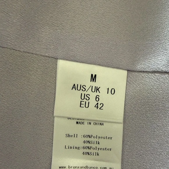 EUC Worn 1 time for a 3 hour event. No signs of wear - Picture 4 of 6